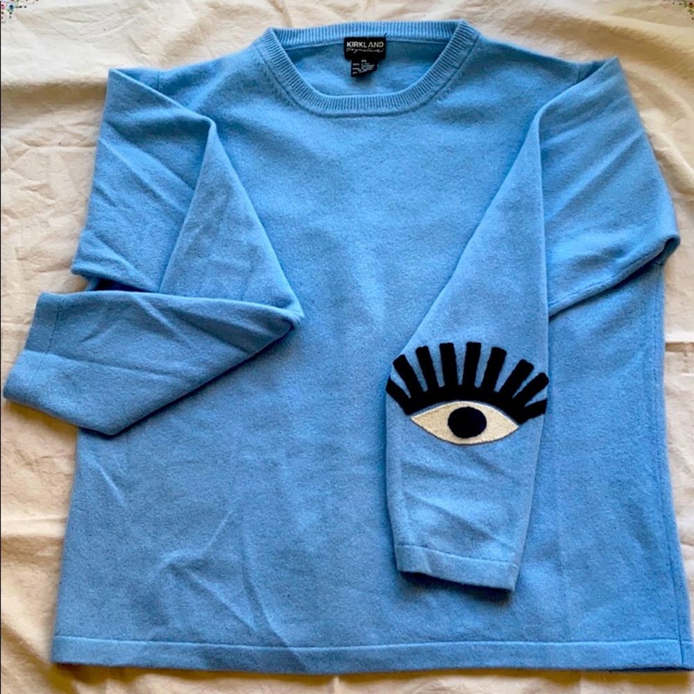 Cashmere sweater with eye